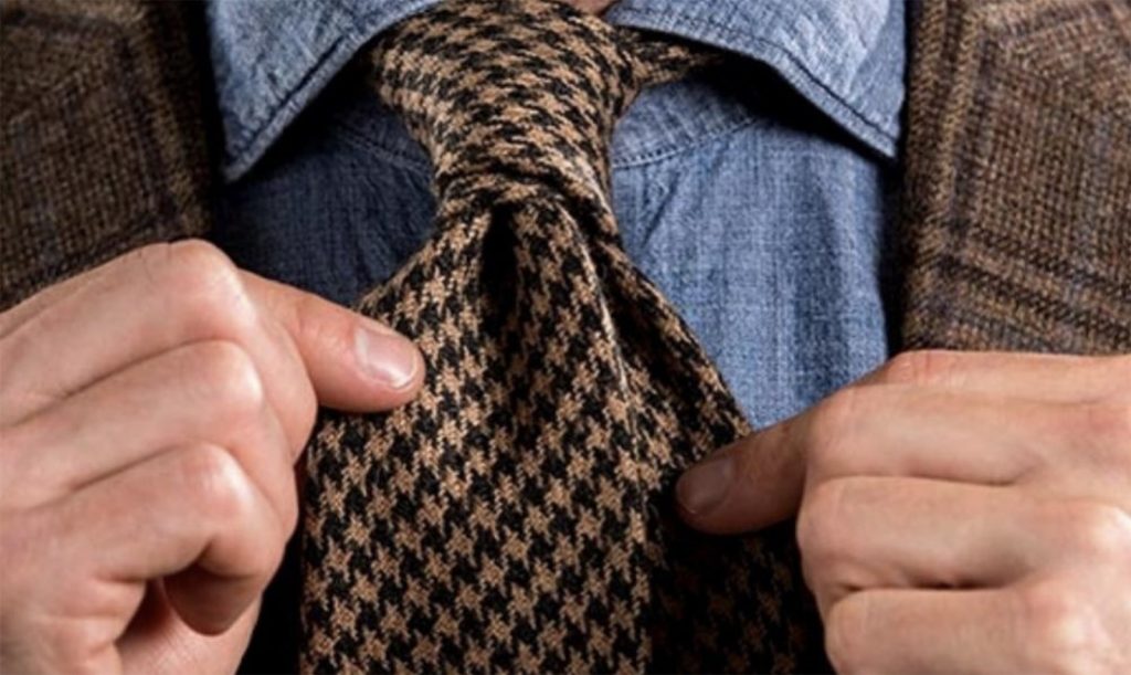 How to Wear a Tie Casually